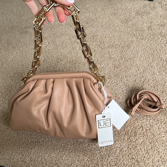 Chic Clutch & Crossbody bag - Picture 2 of 5